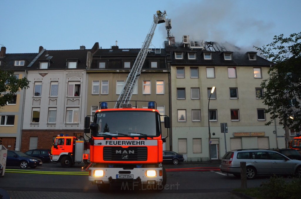 Feuer 3 Dachstuhl Koeln Buchforst Kalk Muelheimerstr P034.JPG